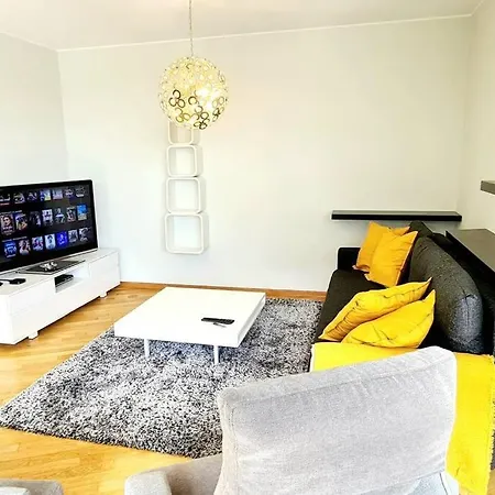 Luxury One Bedroom Flat With Parking&balcony-cent2 Apartment *