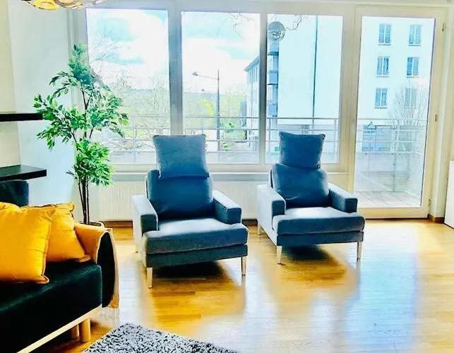 Luxury One Bedroom Flat With Parking&balcony-cent2 Appartamento