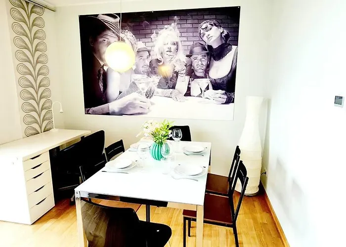 Luxury One Bedroom Flat With Parking&balcony-cent2 *