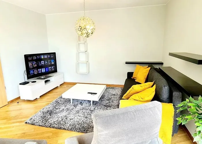 Luxury One Bedroom Flat With Parking&balcony-cent2 Apartament *